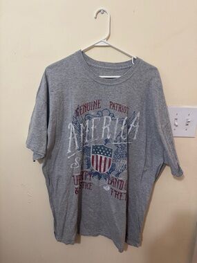 Gildan Gray Short-Sleeve Patriotic Shield Tee